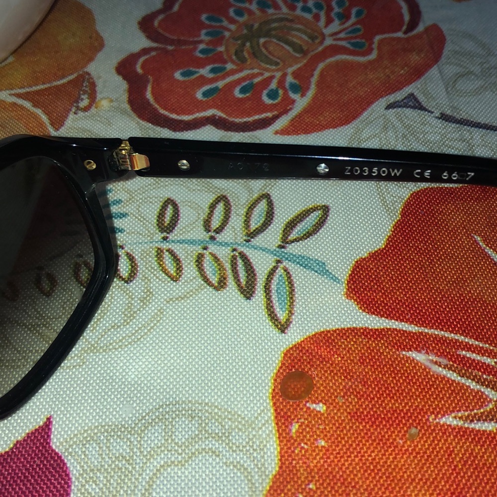 Louis Vuitton Sunglasses. - Picture 4 of 5